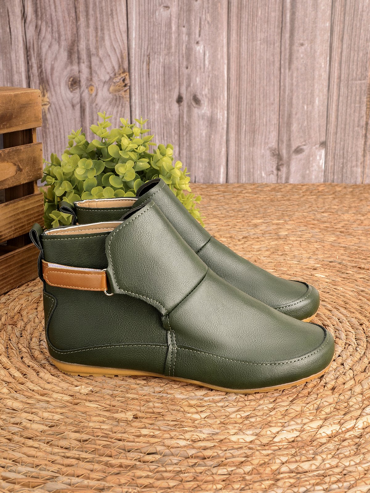 zolucky Women Casual Green Daily Adjustable Soft Leather Booties