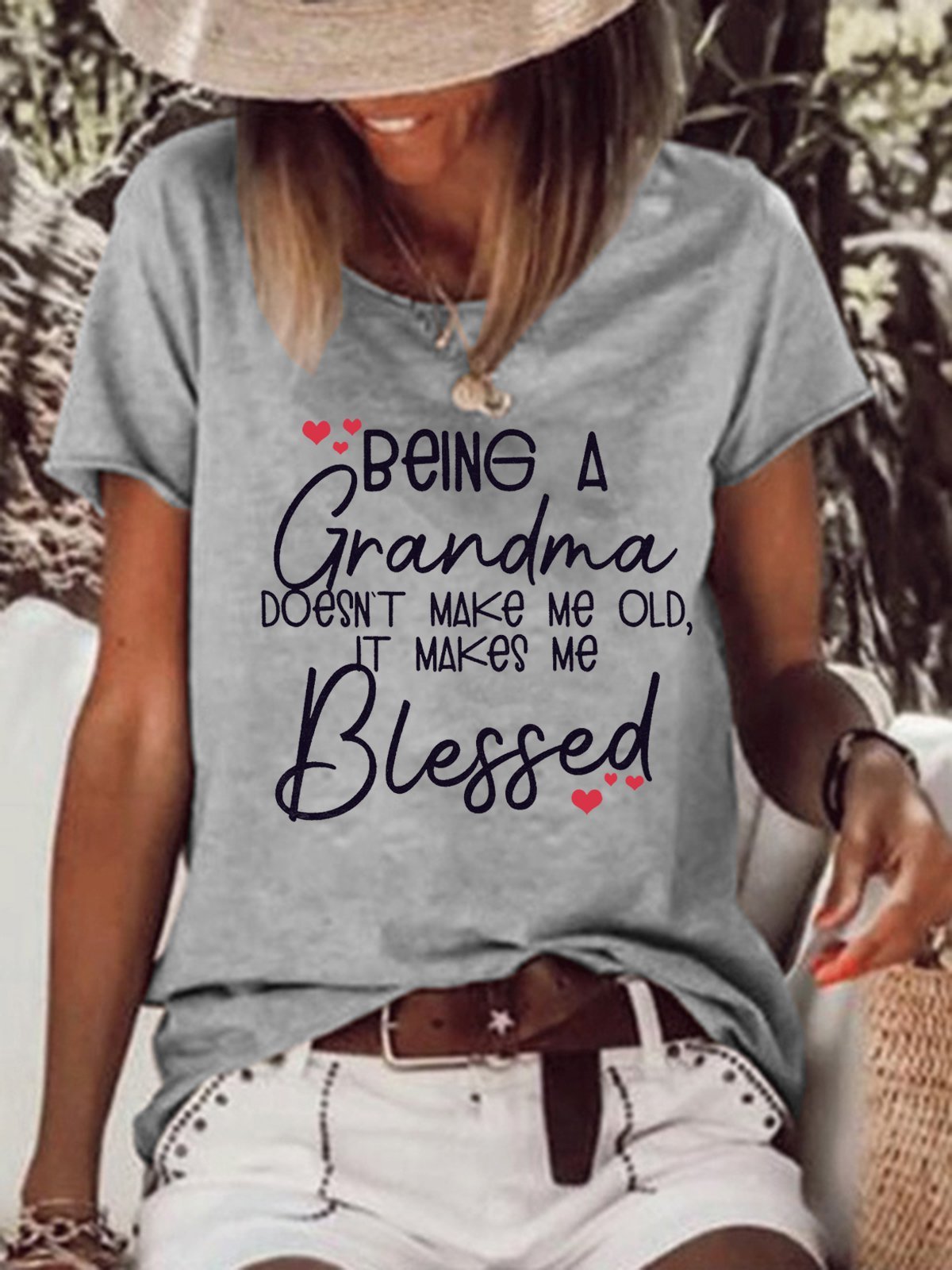 Being a Grandma Doesnt Make Me Old T-shirt