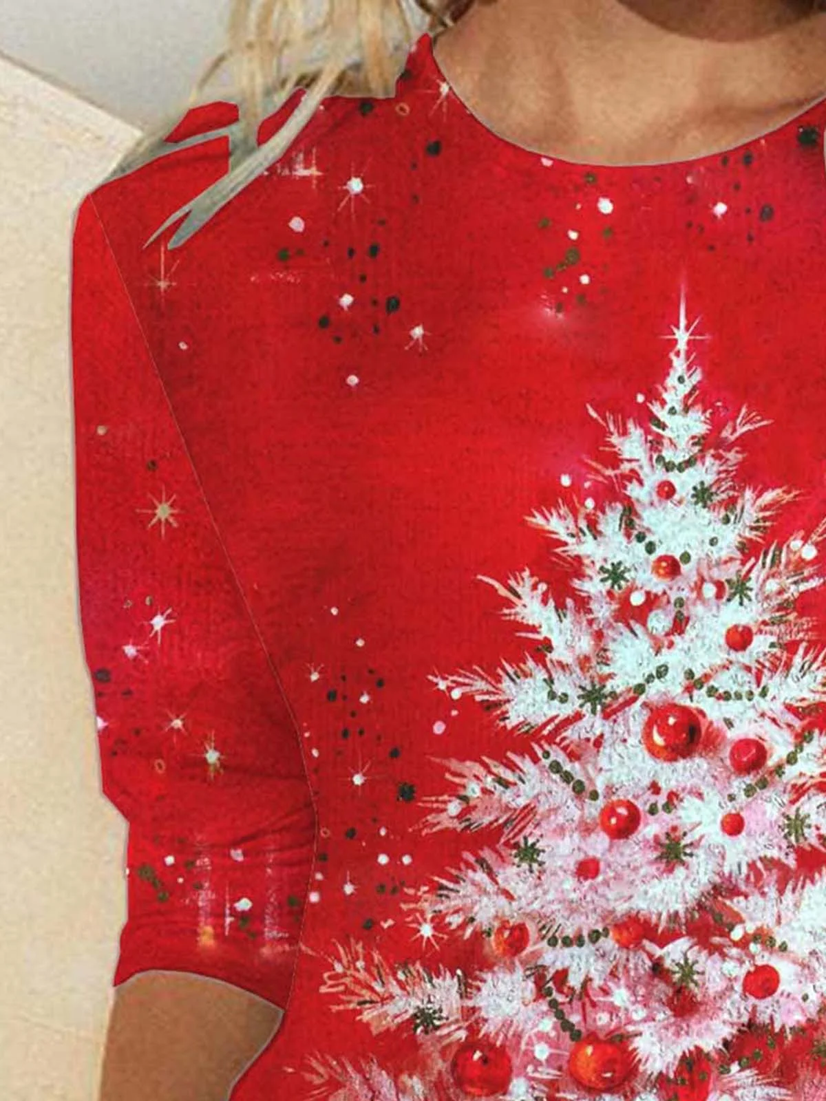 White Christmas Tree On Red Casual Crew Neck Top