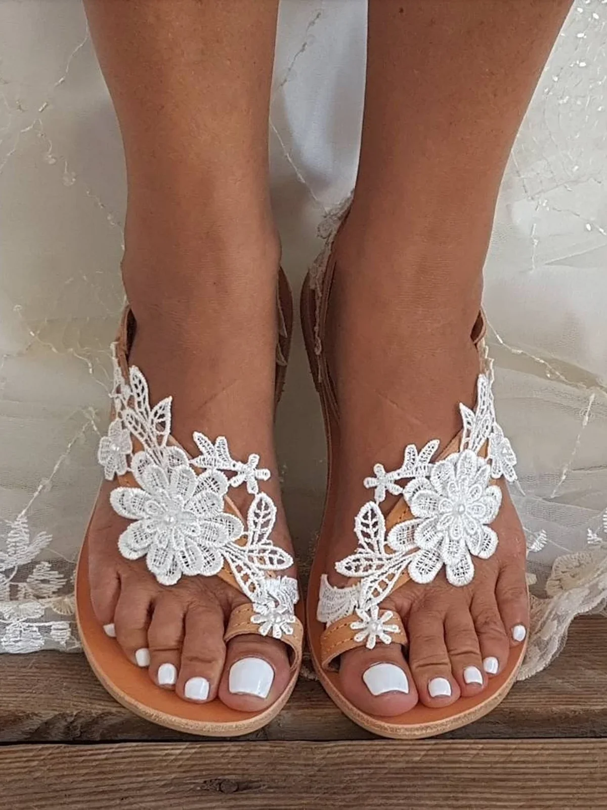 Women's Romantic Applique Lace Flower Decorative Elegant Wedding Flat Heel Sandals