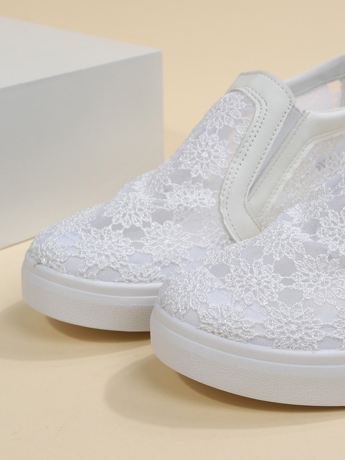 Flower Embroidery Lace Detail Hidden Heeled Shoes
