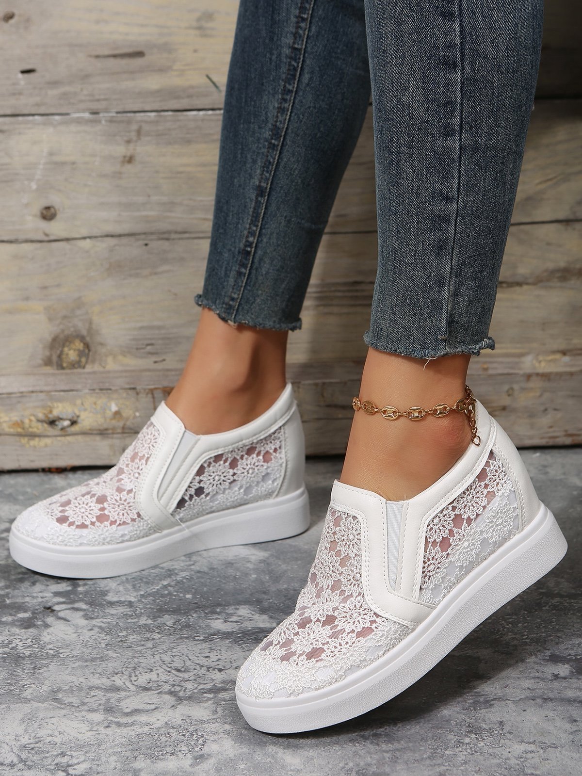 Flower Embroidery Lace Detail Hidden Heeled Shoes
