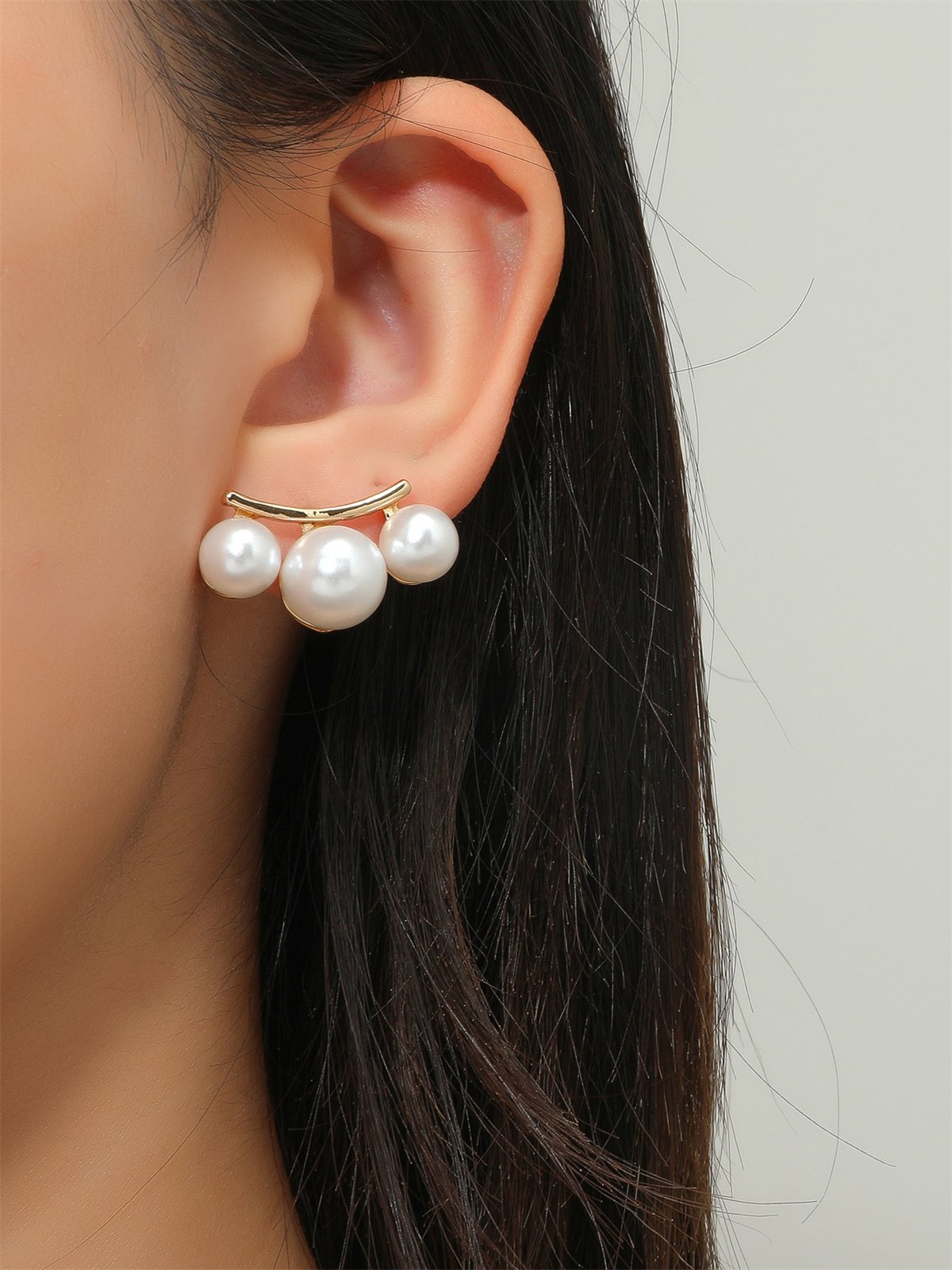 Elegant Imitation Pearl Stud Earrings