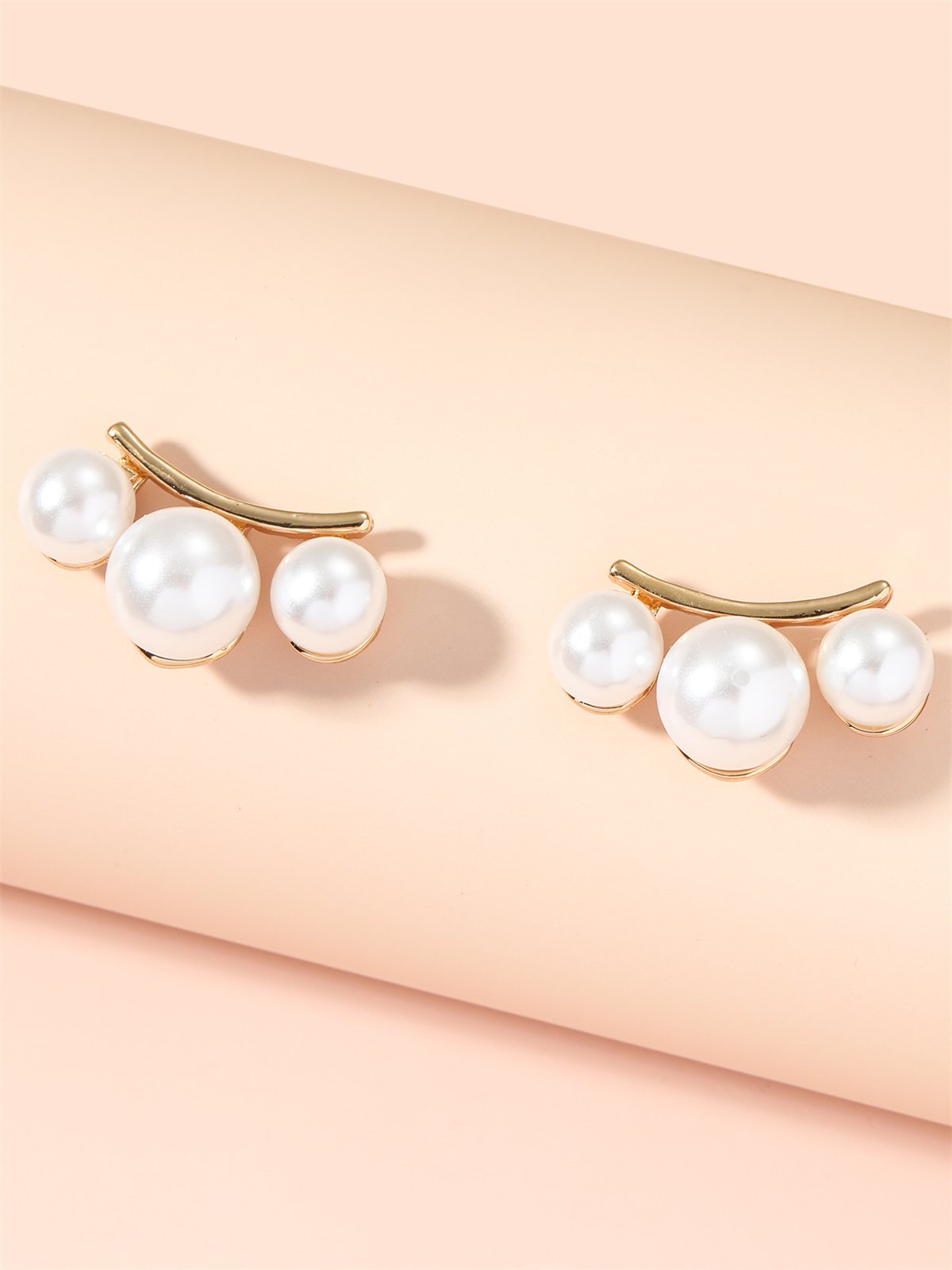 Elegant Imitation Pearl Stud Earrings