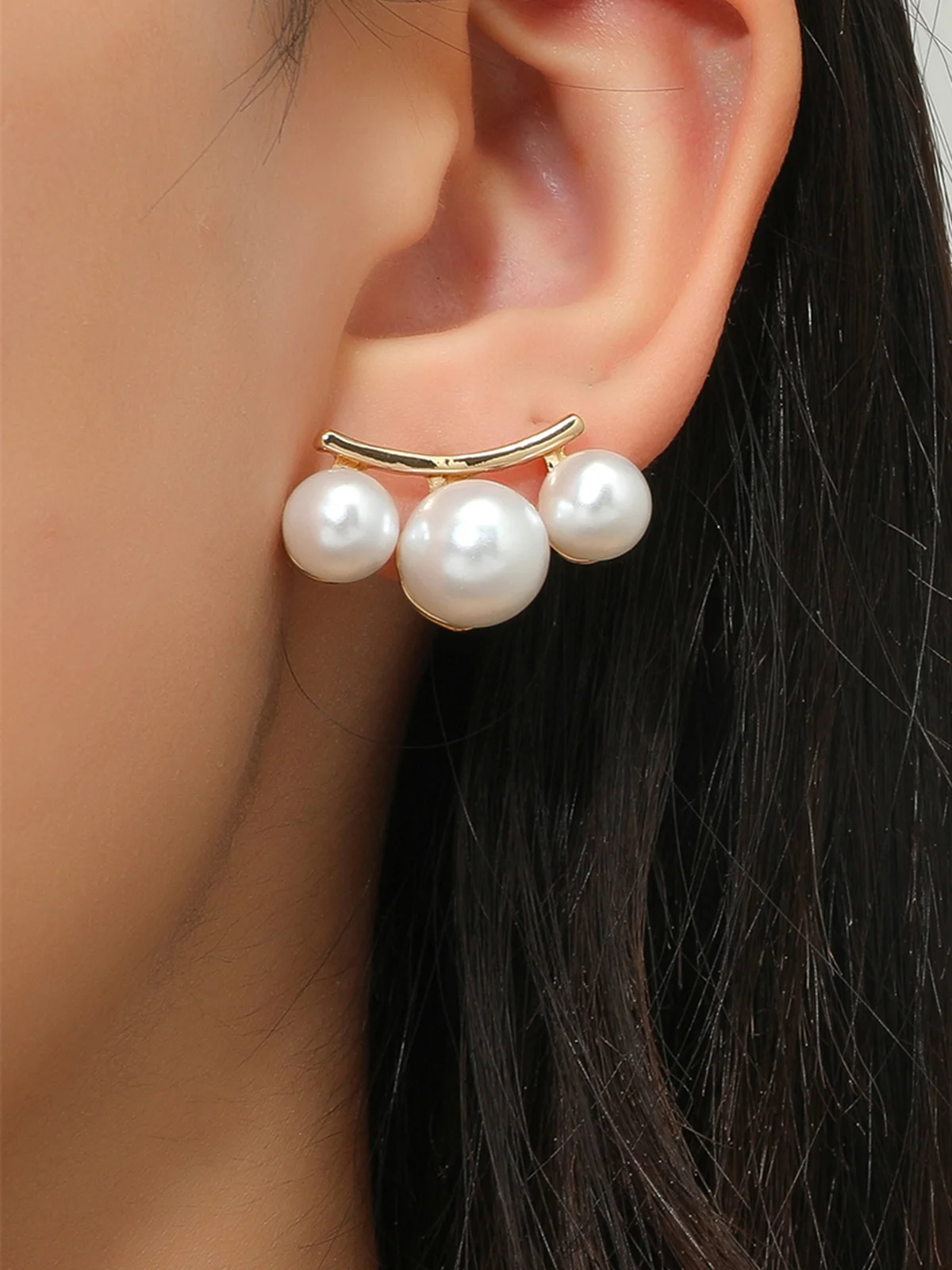 Elegant Imitation Pearl Stud Earrings