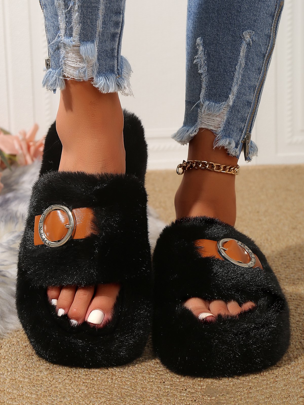 Casual Color Block Buckle Comfy Fluffy Slippers