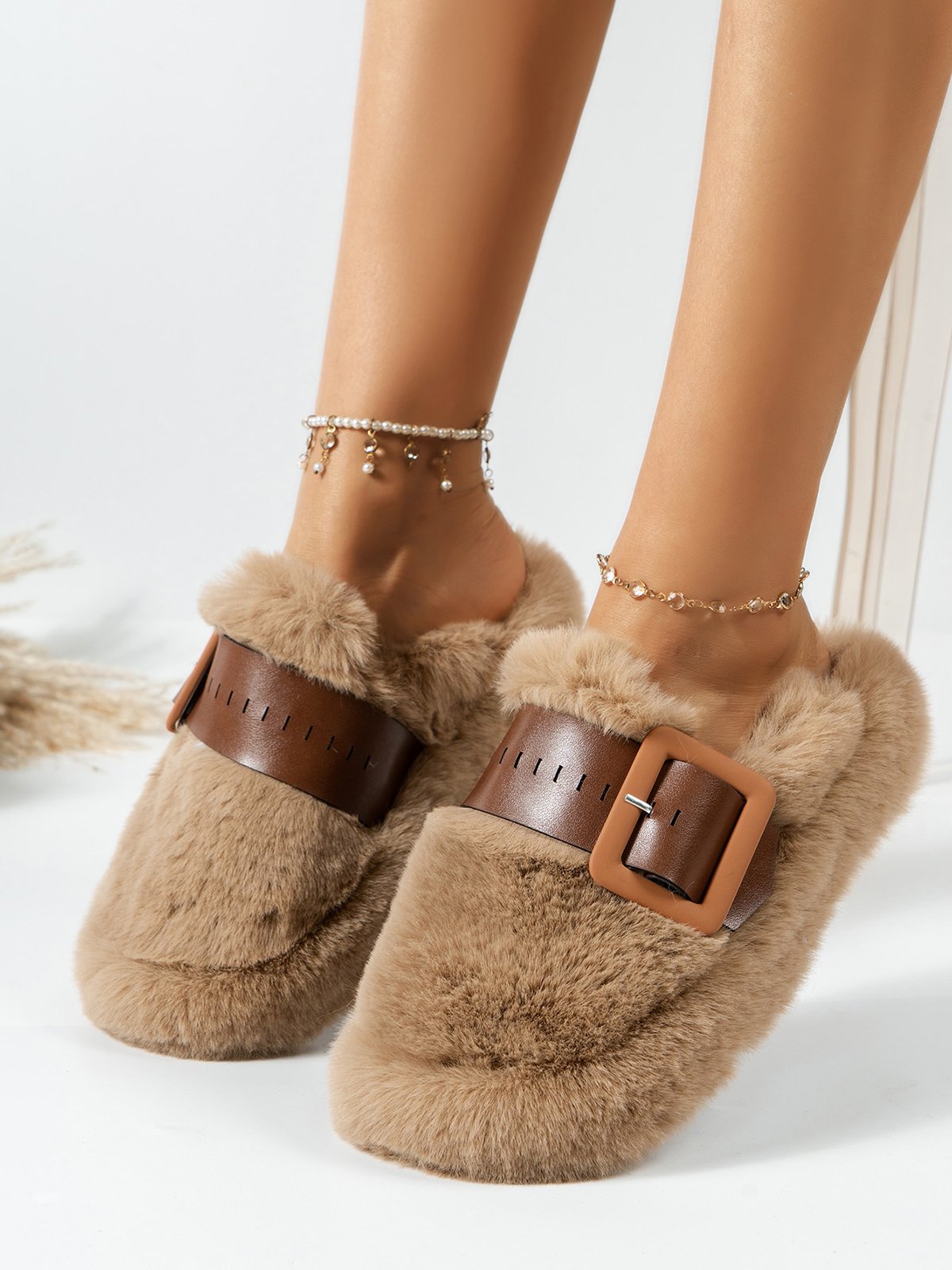 Color Block Buckle Warmth Fluffy Toe-covered Slippers