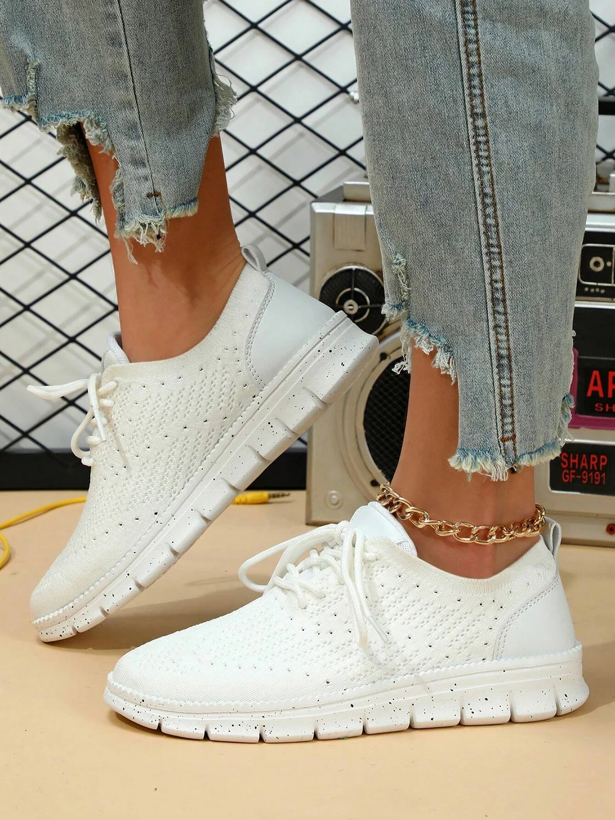 Women Breathable Lace-Up Flyknit Sneakers