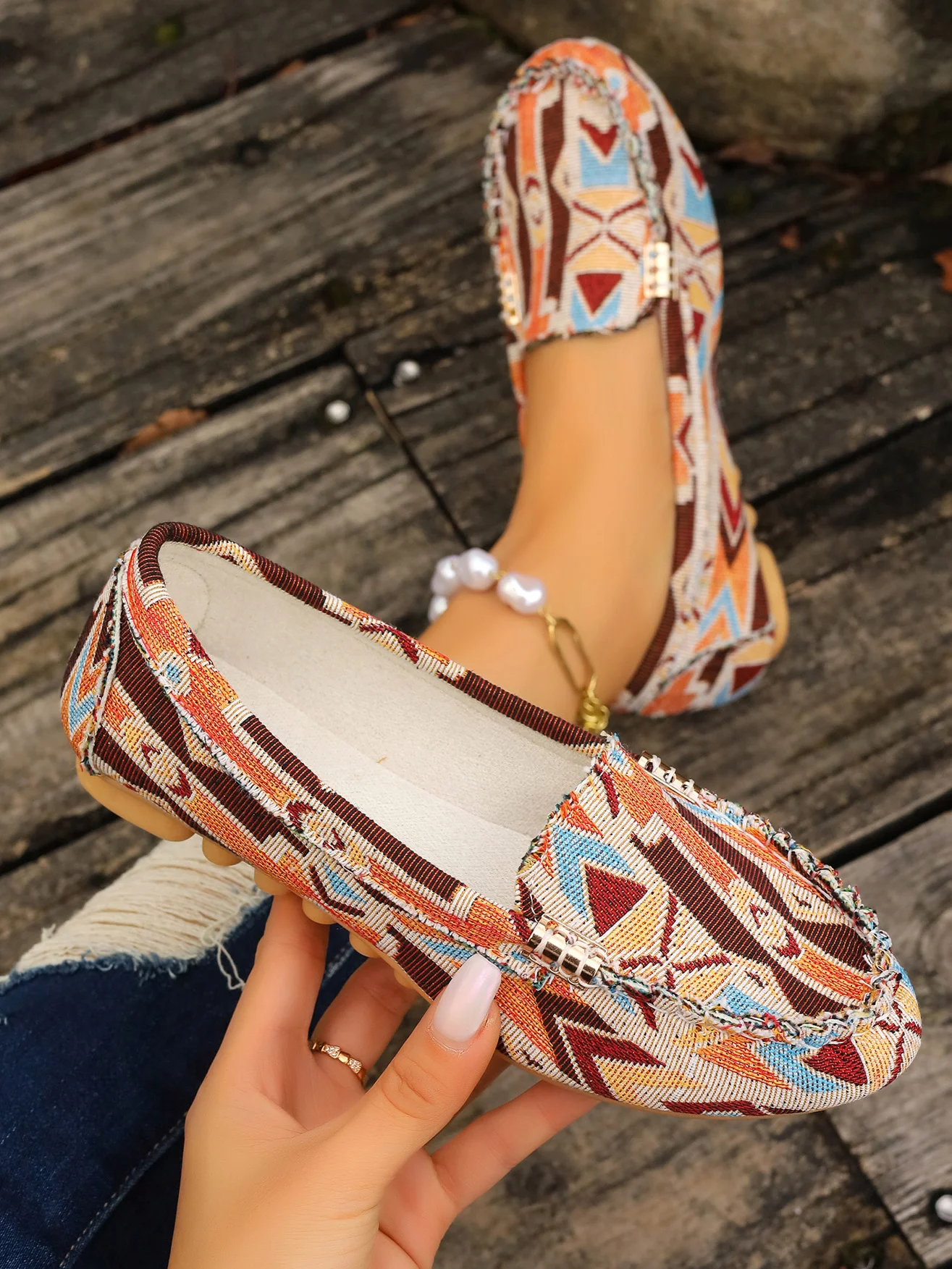 Ethnic All Season Casual Fabric Shallow Shoes