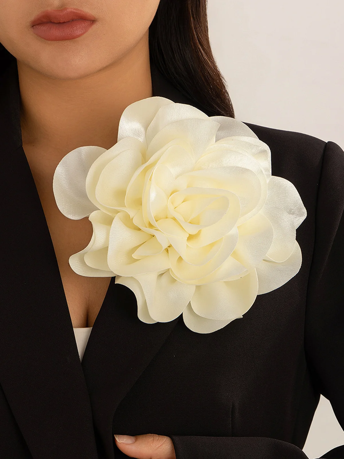 1pc Satin Flower Brooch Suitable For Holiday Parties