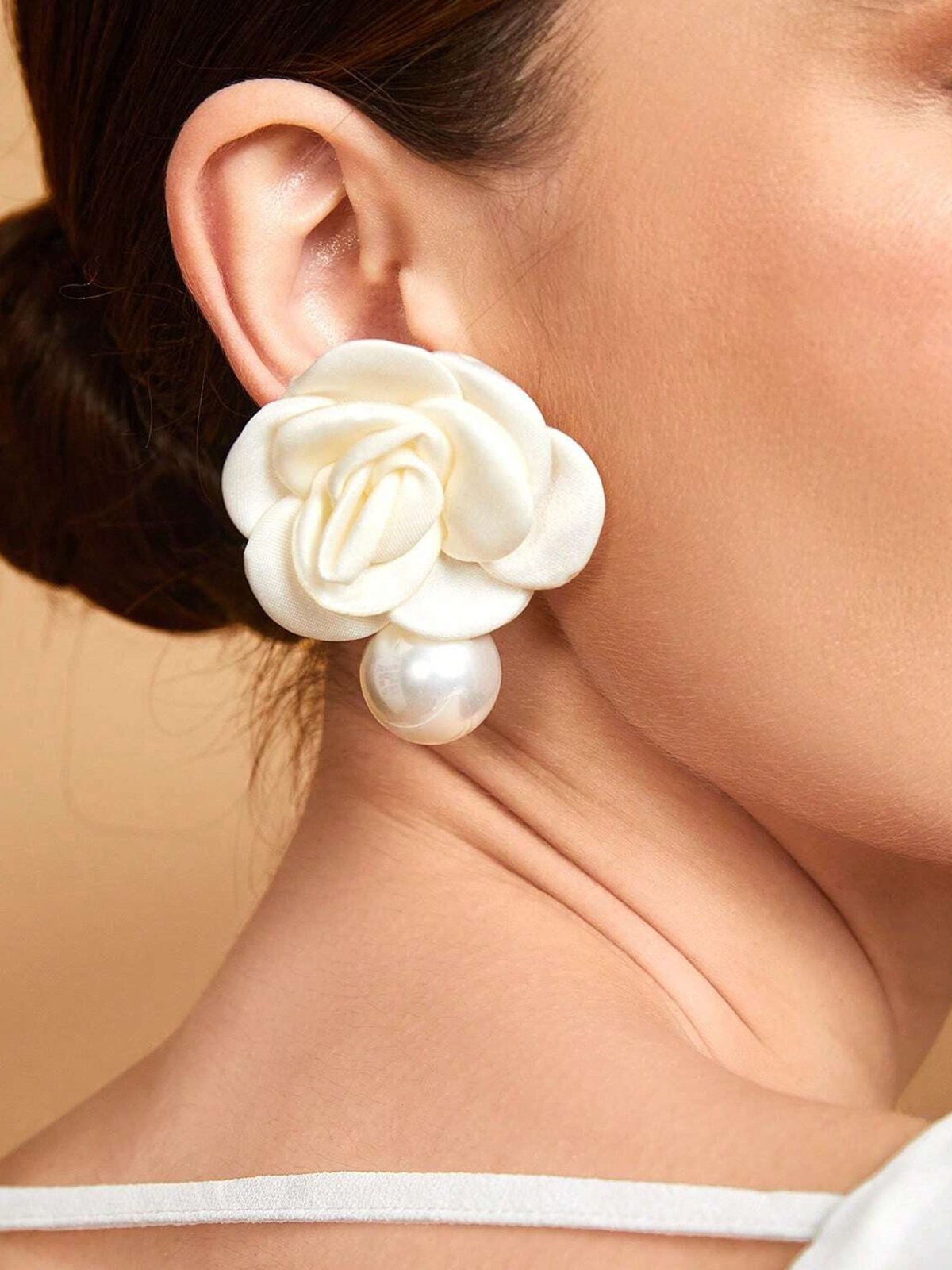 Elegant Flower Imitation Pearl Dangle Earrings