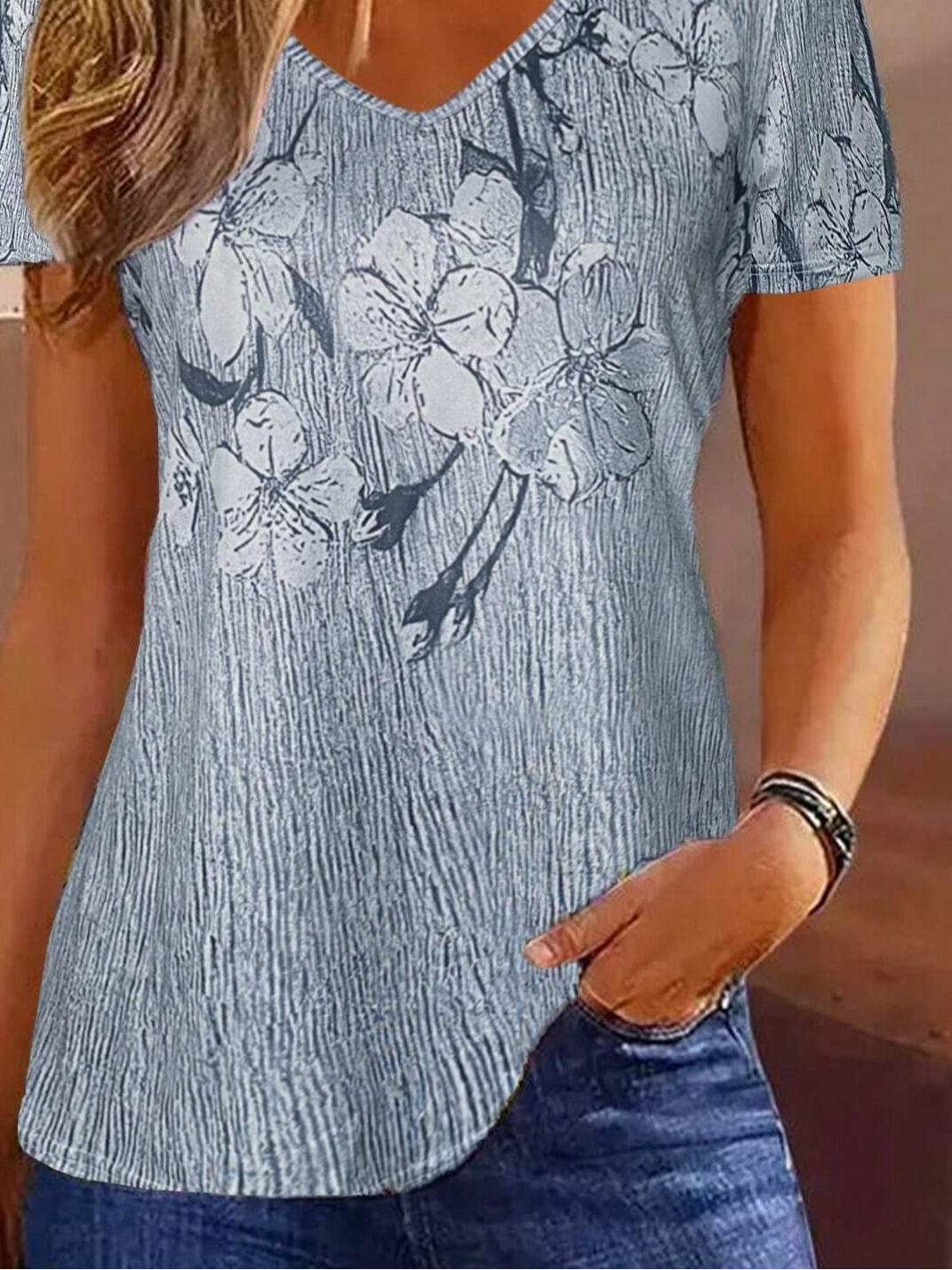 V Neck Floral Casual T-Shirt