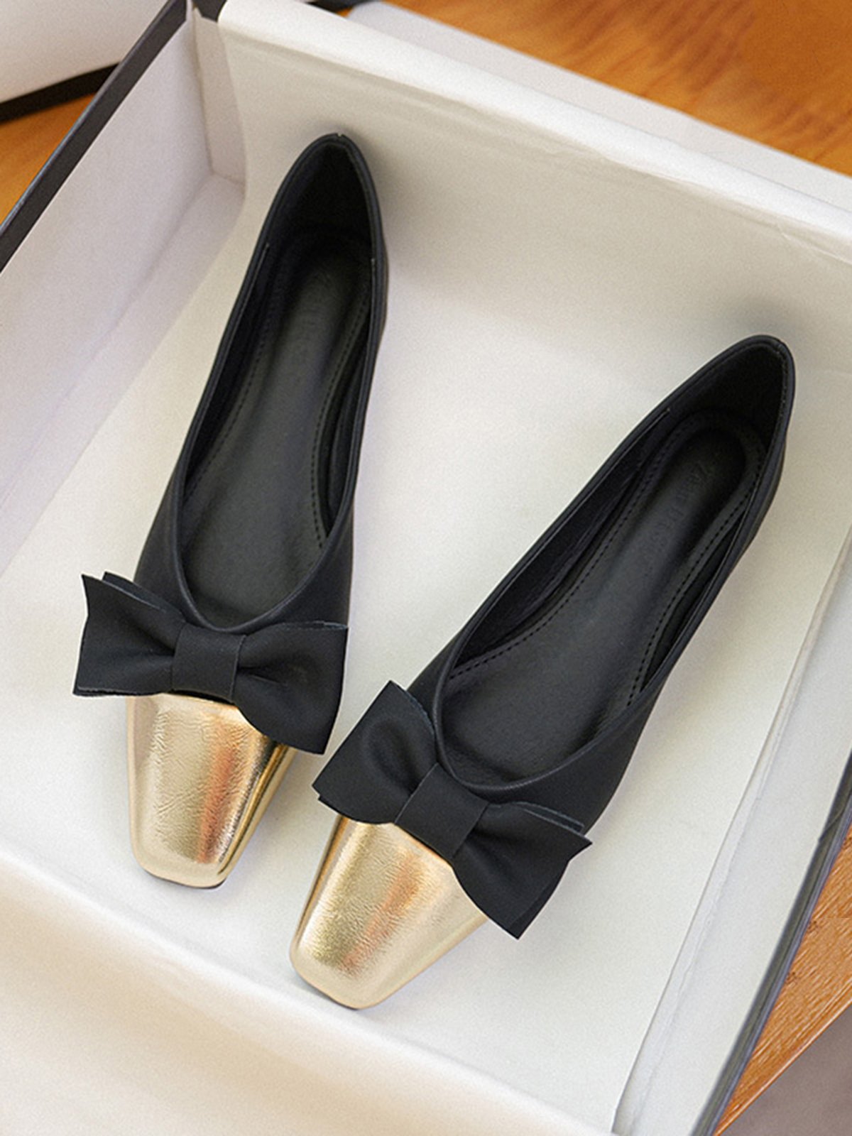 Elegant Bowknot Color-block Shallow Shoes