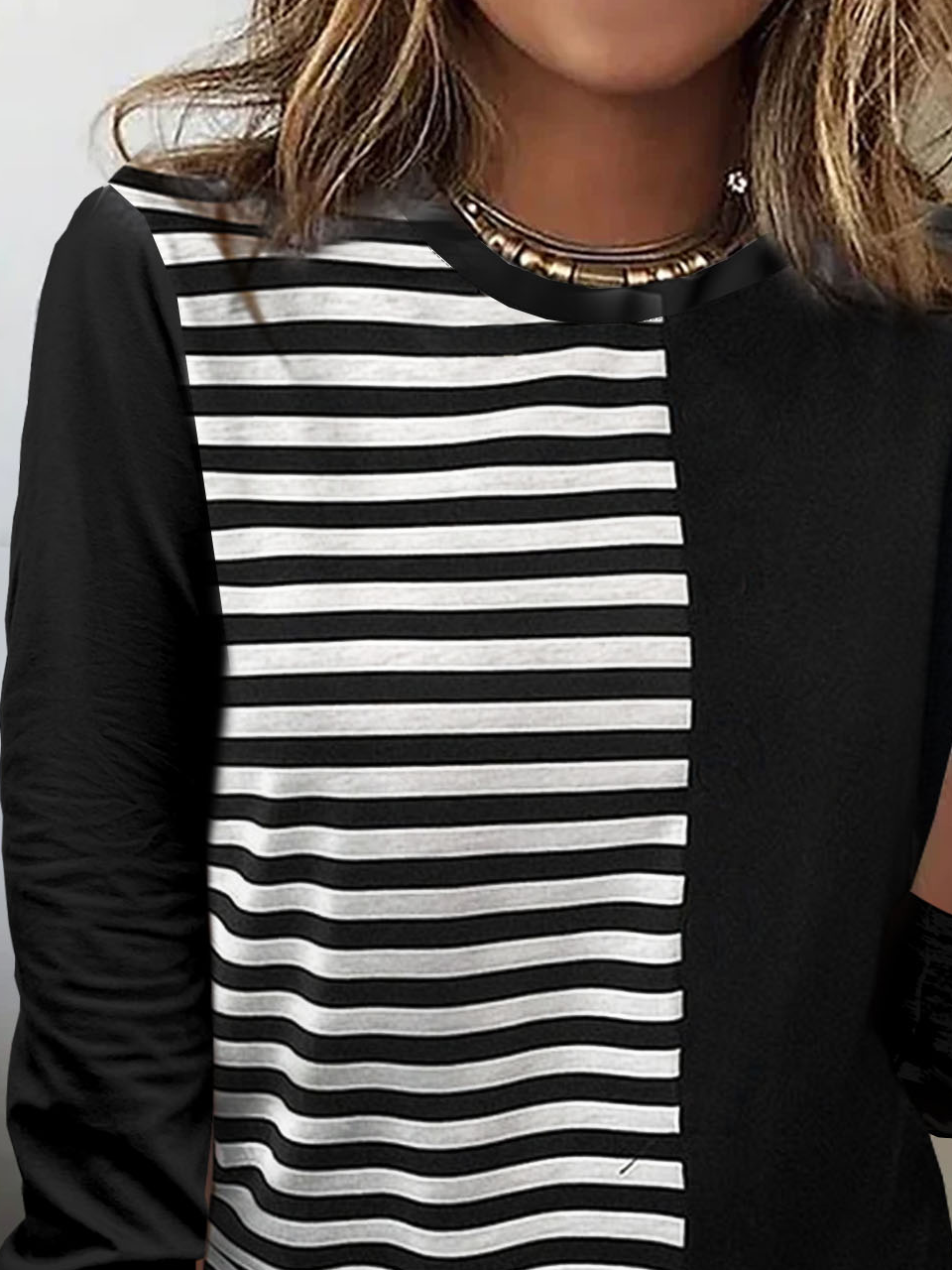 Black and white striped printed round neck long sleeved casual T-shirt