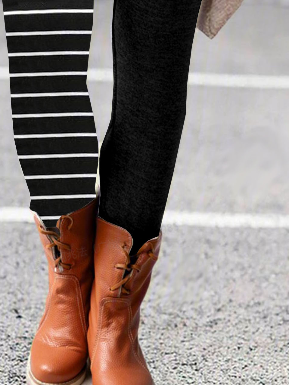 Black and white striped printed tight leggings