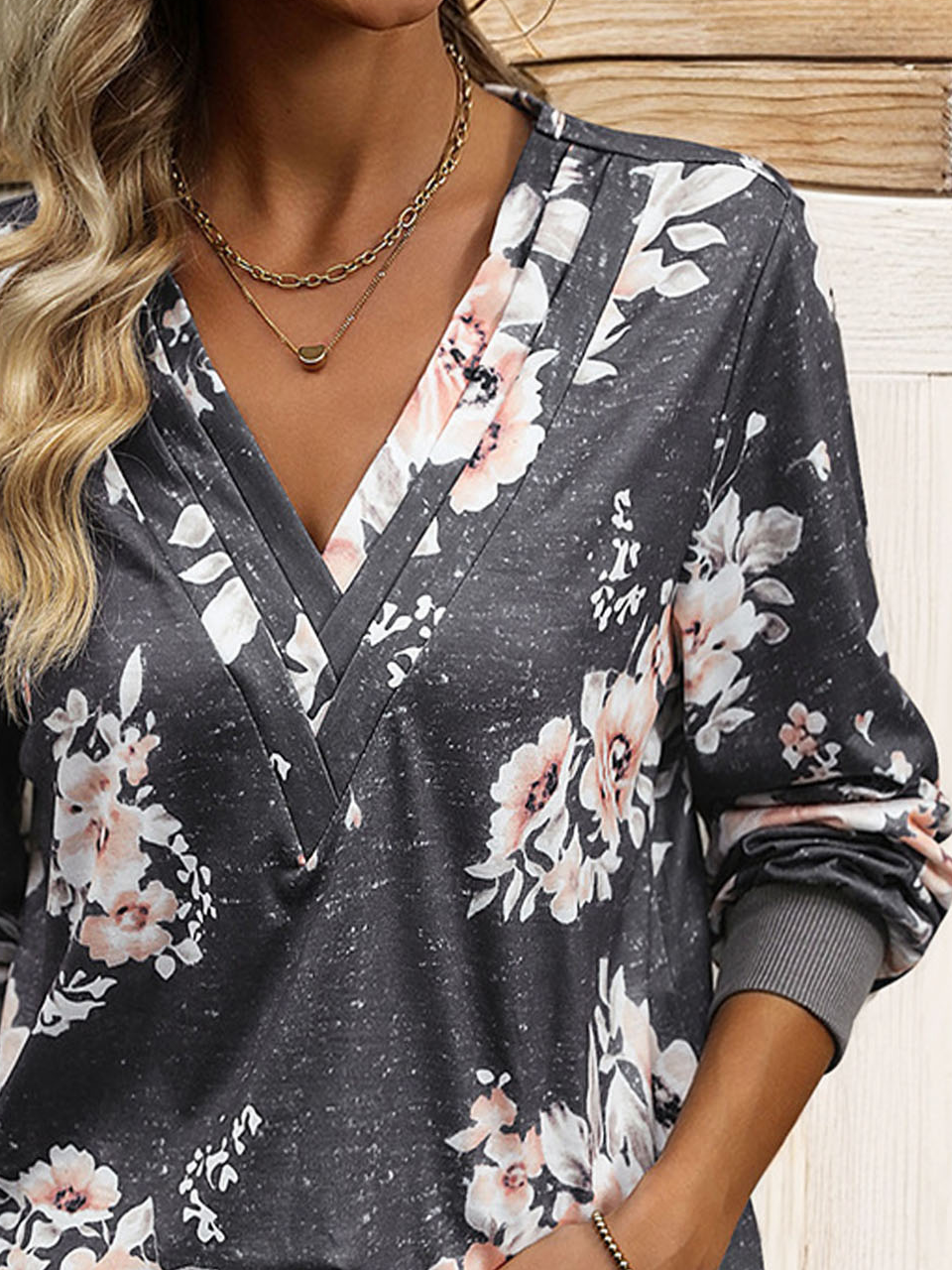 Casual V-neck Floral Sweatshirt