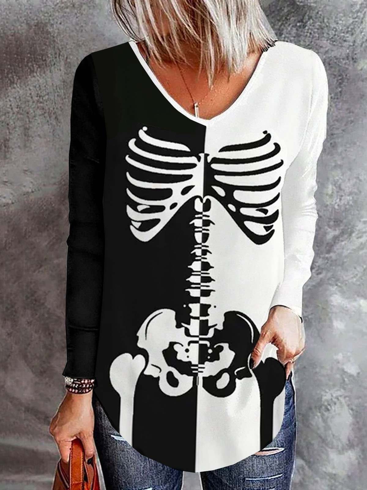 Halloween Black and White Funny Skull Print V-neck Casual Women's T-shirt