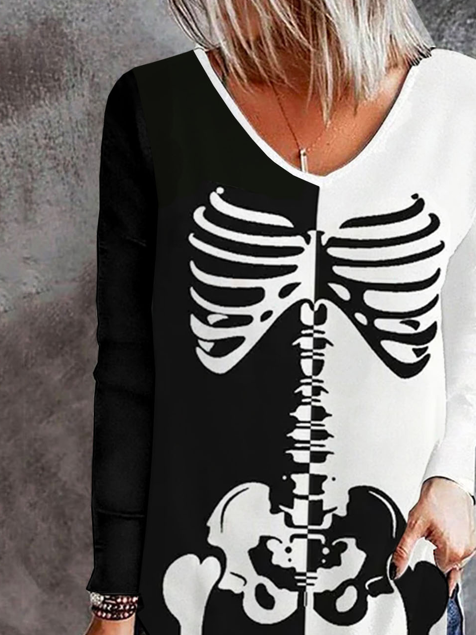 Halloween Black and White Funny Skull Print V-neck Casual Women's T-shirt