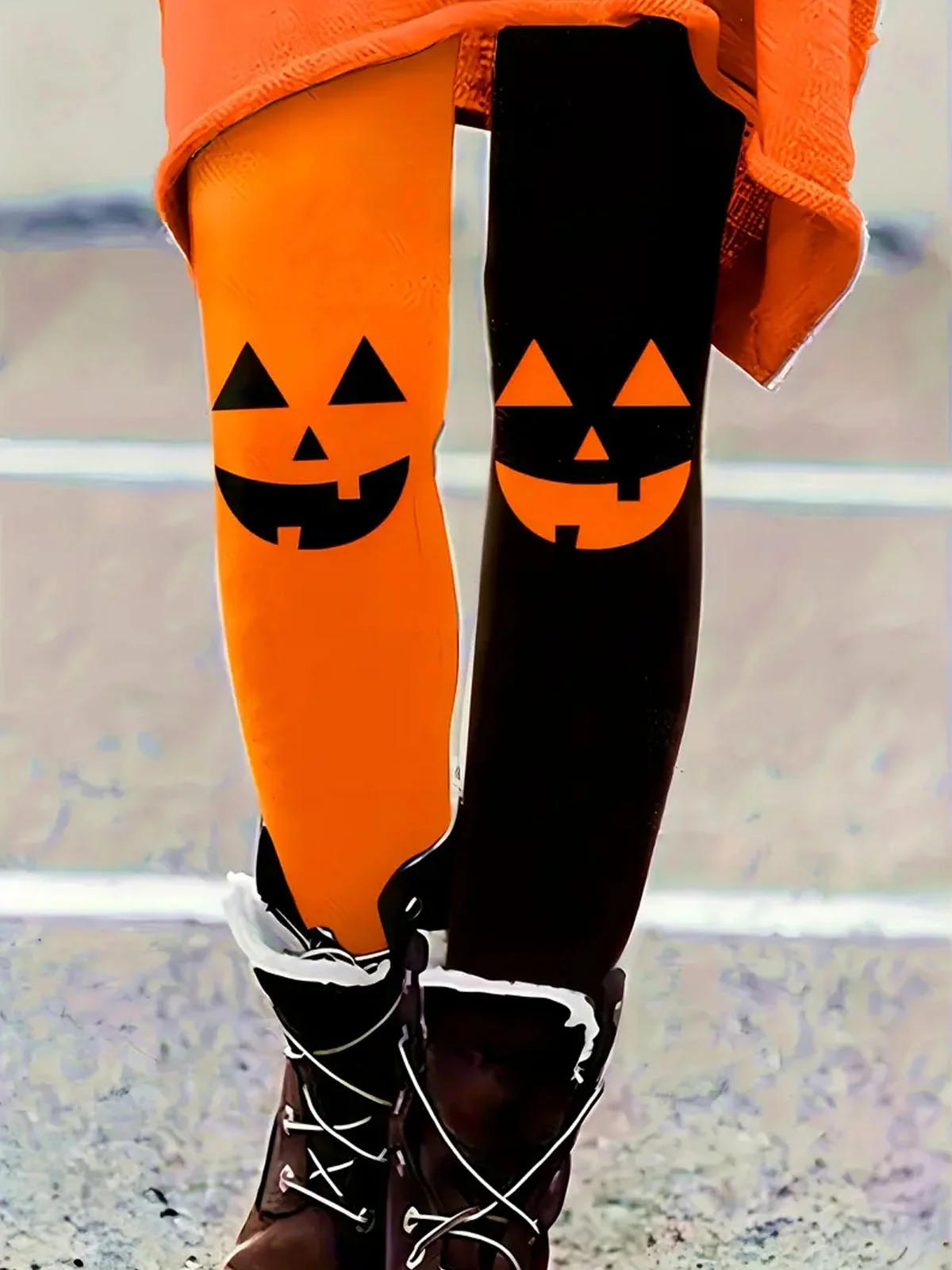 Halloween pumpkin print leggings