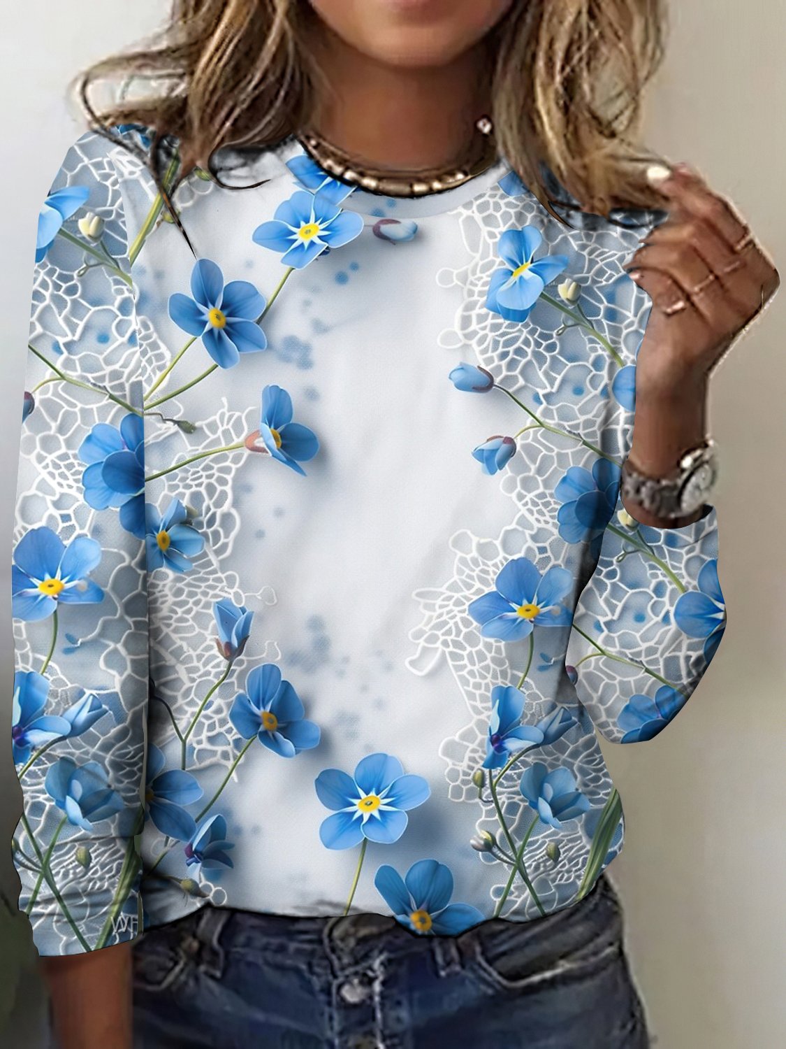 Lace floral art long sleeved T-shirt