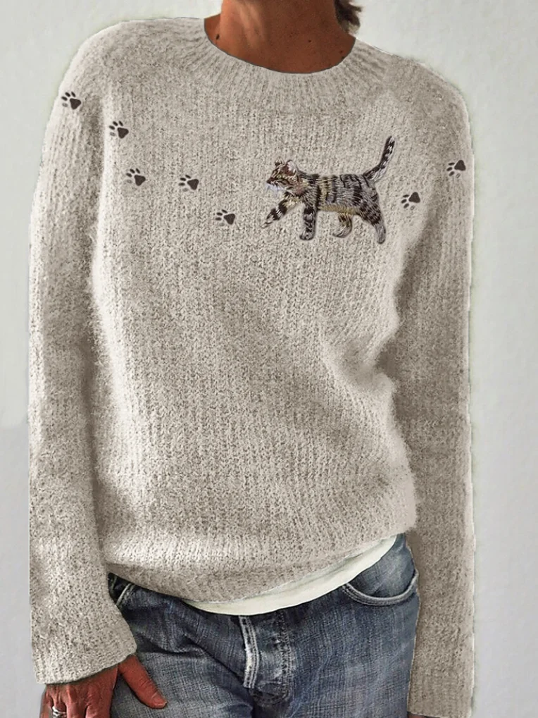 Playing cat pullover round neck knitted sweater