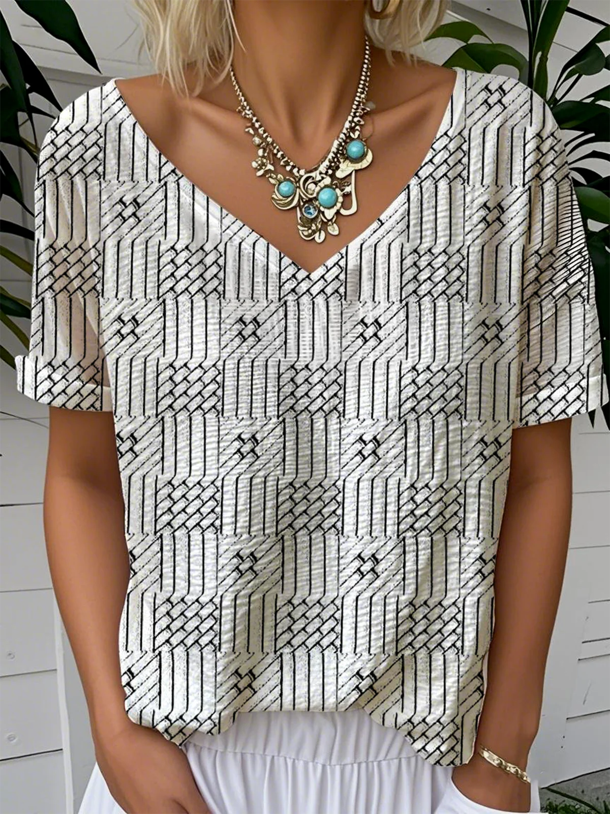 Simple Geometric V Neck Loose T-Shirt