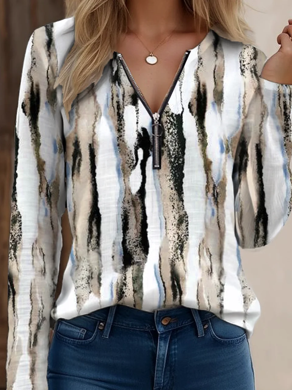 Vintage Gradient Pattern V Neck T-Shirt