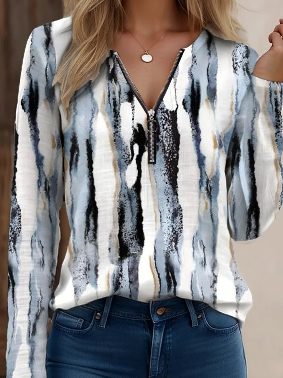 Vintage Gradient Pattern V Neck T-Shirt