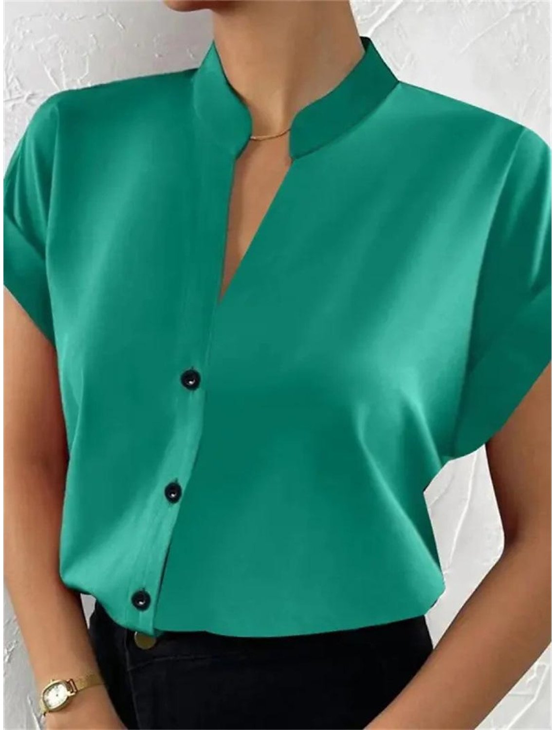 Women's V-neck button-down short-sleeved shirt