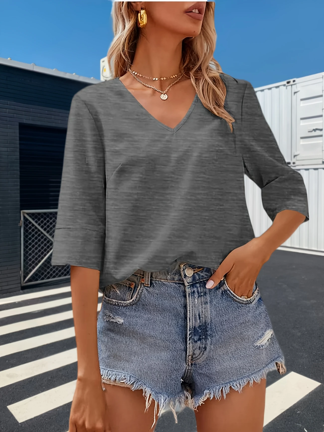 Women's Elegant Vacation Hemmed V-Neck Three-quarter Sleeve T-Shirt