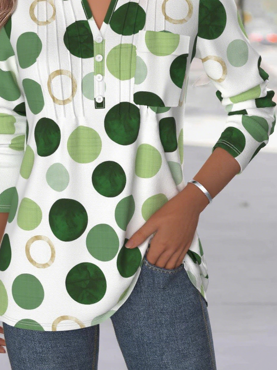 Women's Geometric Pattern Patch Pocket Long Sleeve Shirt Loose and Comfortable Regular Top