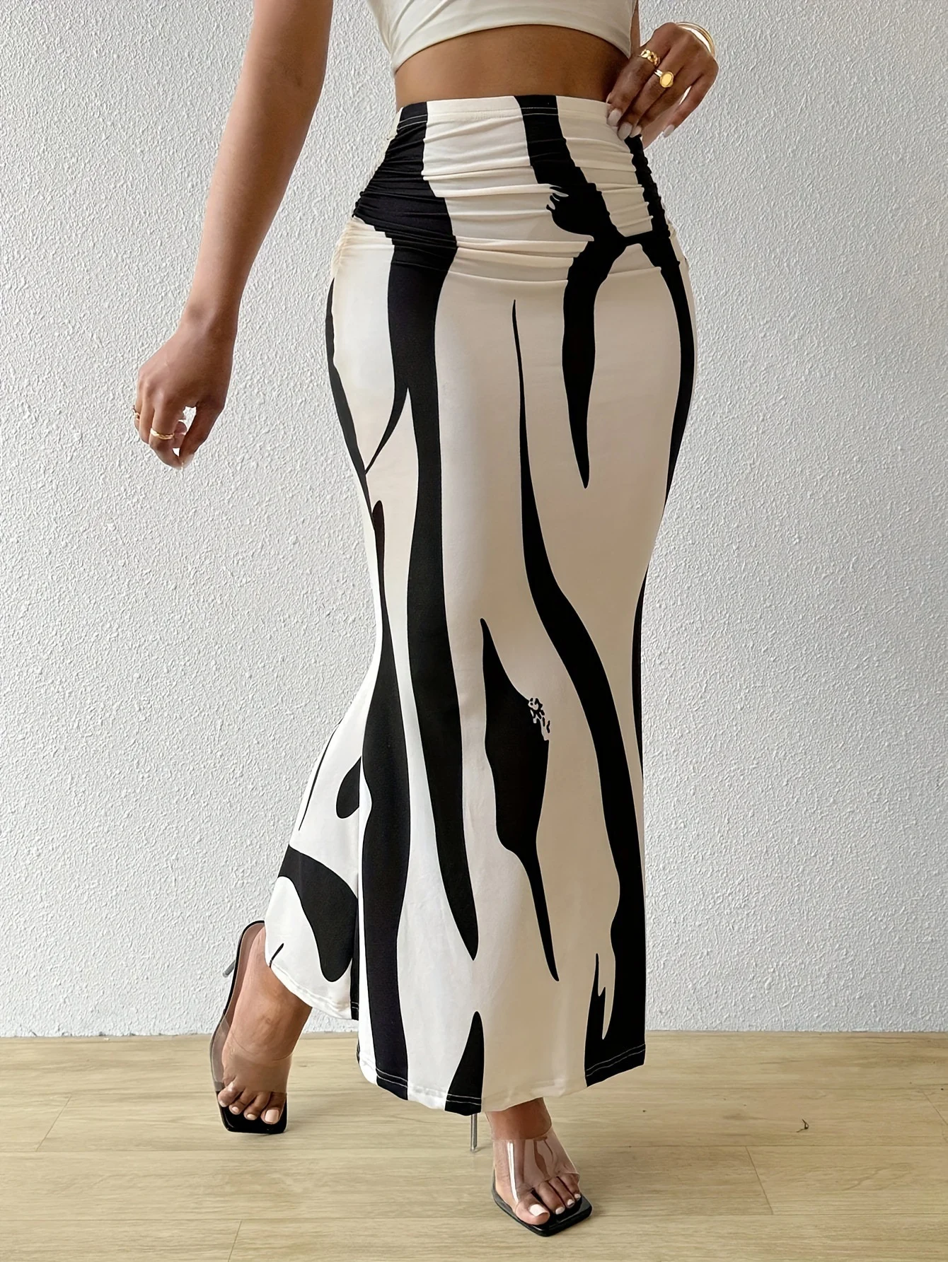 Women's Elegant Commuting Knitted Fishtail Skirt Slim Pleated Sexy Versatile Skirt