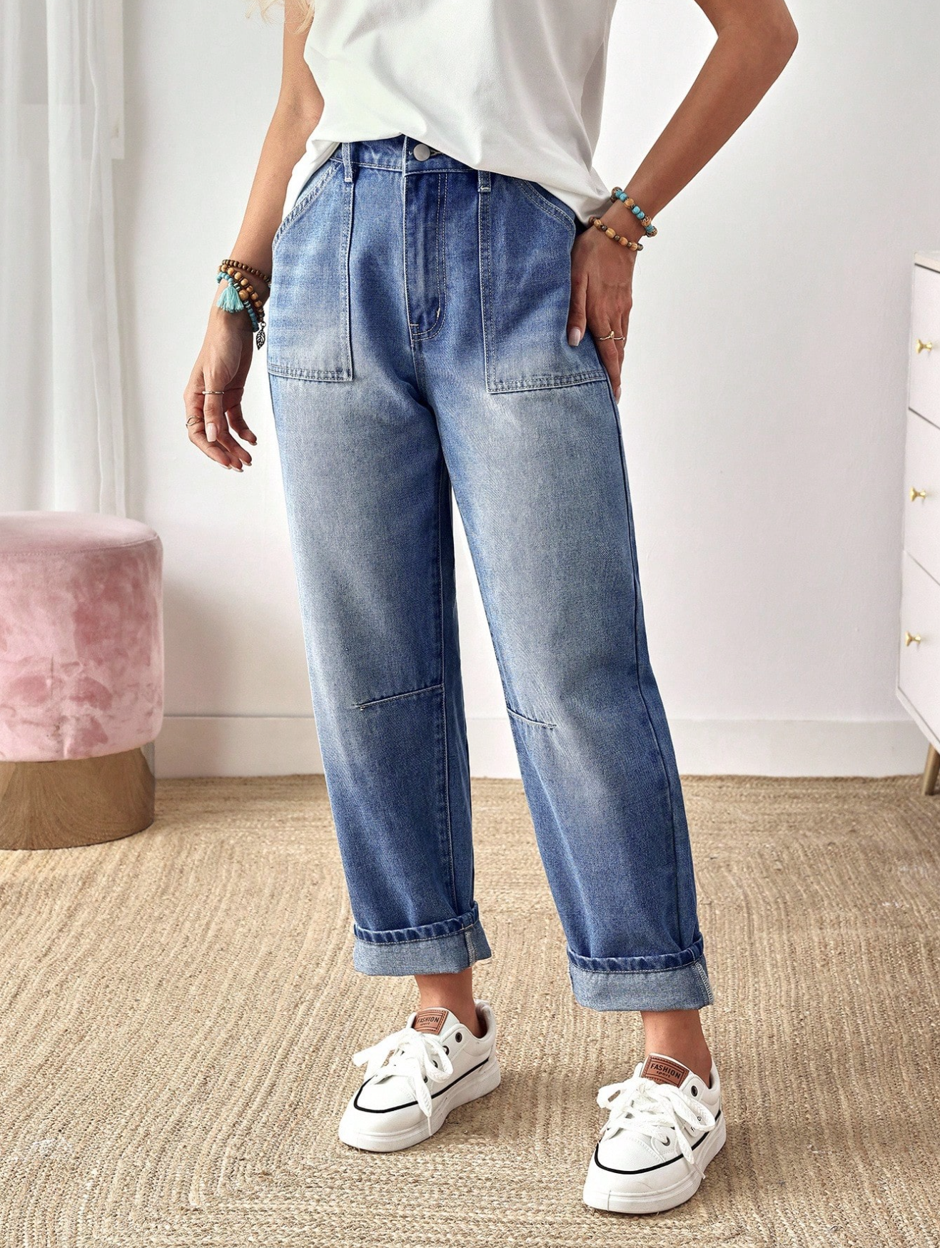 Women's Stretch Jeans With Rolled-Up Hem And Patch Pockets