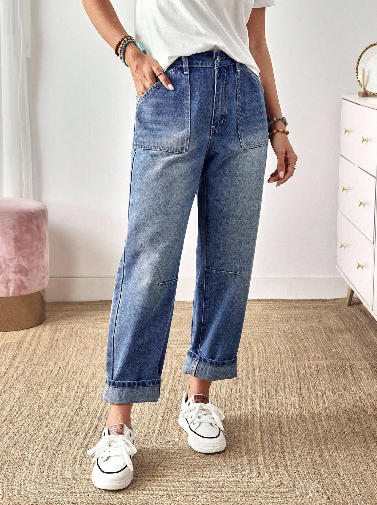 Women's Stretch Jeans With Rolled-Up Hem And Patch Pockets
