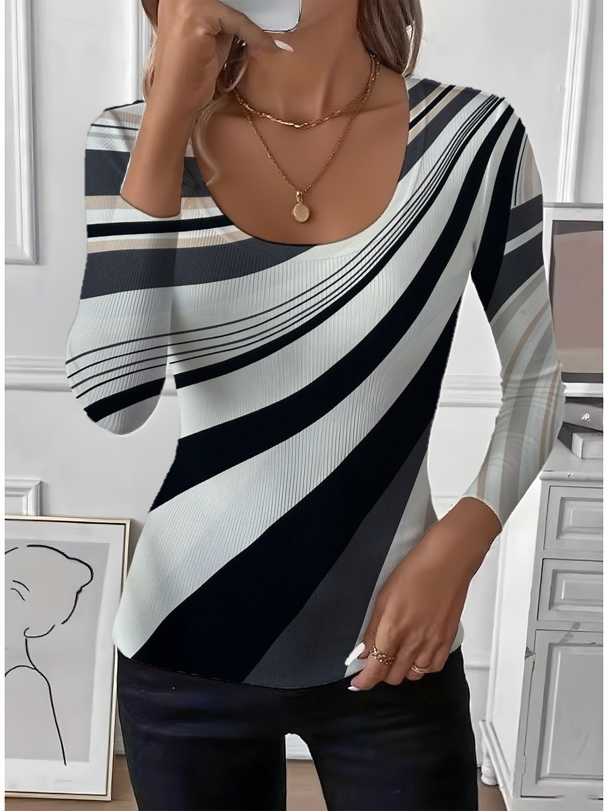 U-Neck Simple Geometric Tight T-Shirt