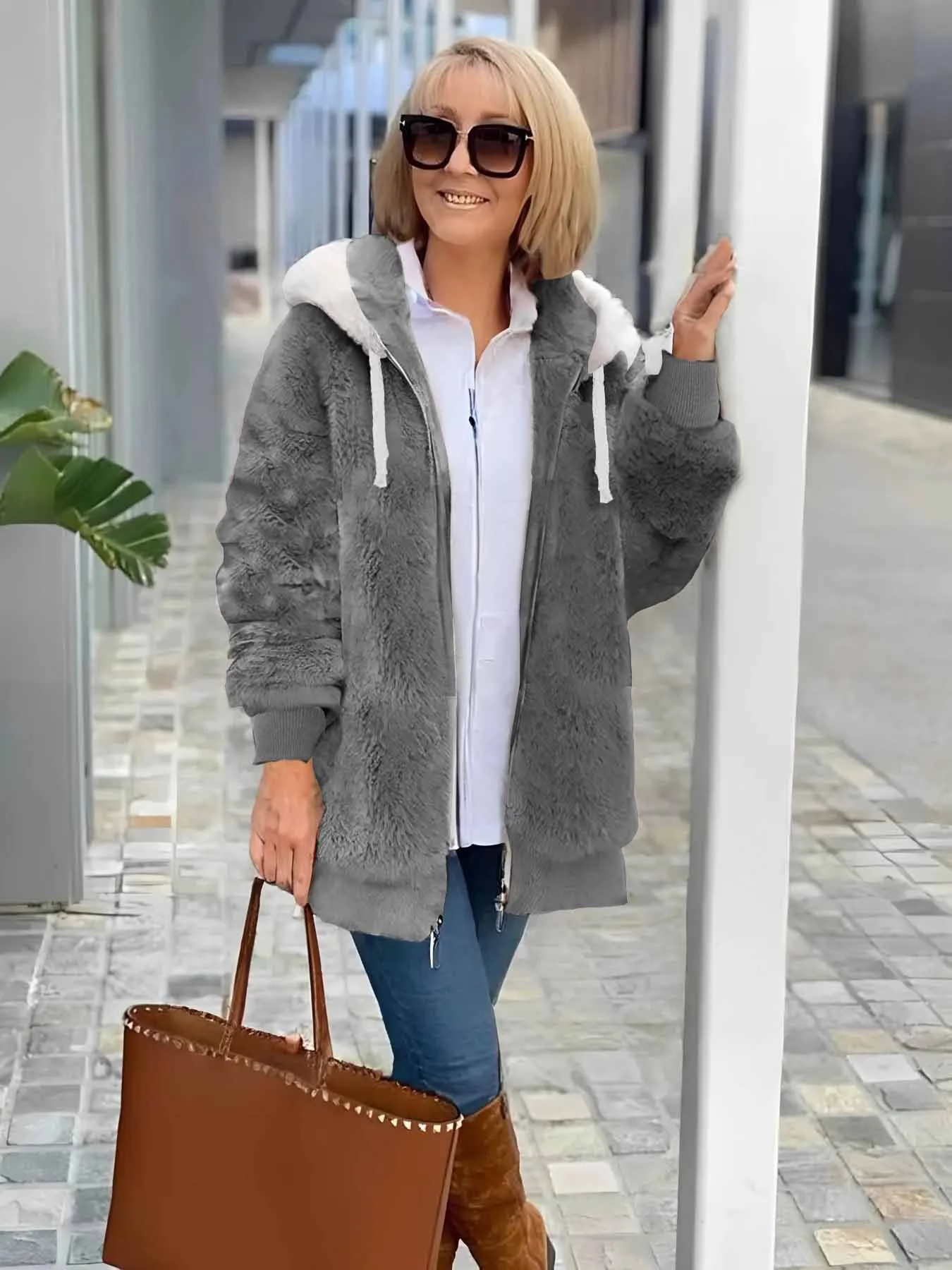 Women's autumn and winter warm plush patchwork zipper pocket hooded loose thick coat