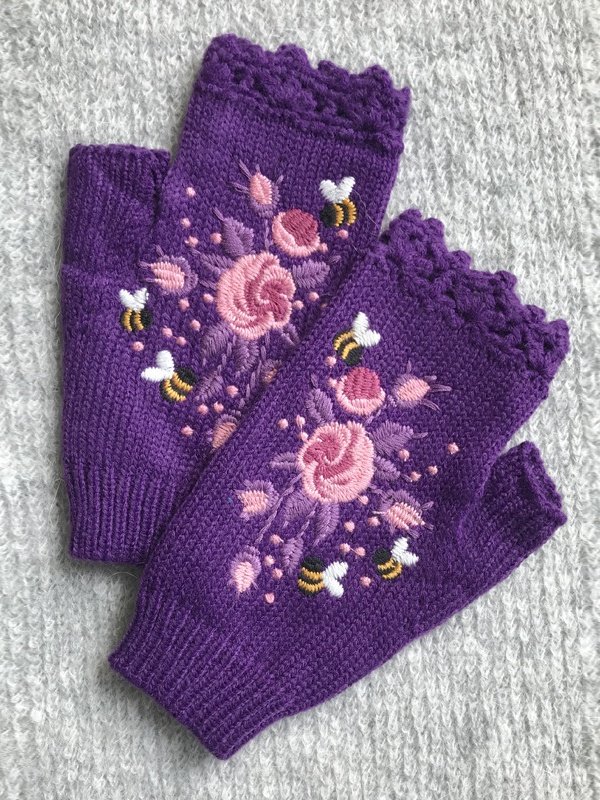Knitted Boho Floral Autumn And Winter Ins Embroidered Women's Warm Gloves Bee Flower Adult Knitted Gloves Embroidered Wool Gloves