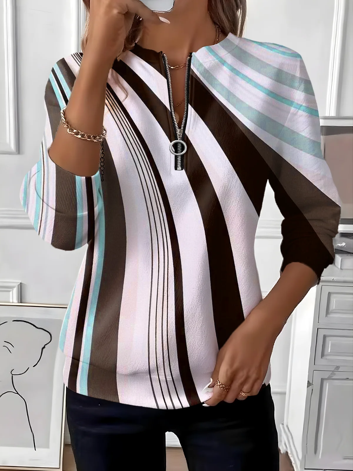 Women's Artistic Stripe Design Everyday Long Sleeve Center Front Zip Sweatshirt