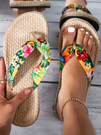 Summer Vacation Floral Beach Flip Flops