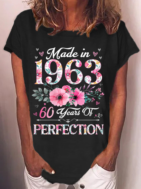 Women's 60 Year Old Made In 1963 Floral 60th Birthday Gifts Casual T-Shirt