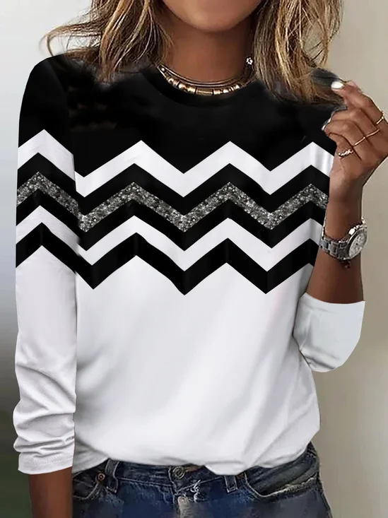 Black and white contrasting long sleeved casual T-shirt