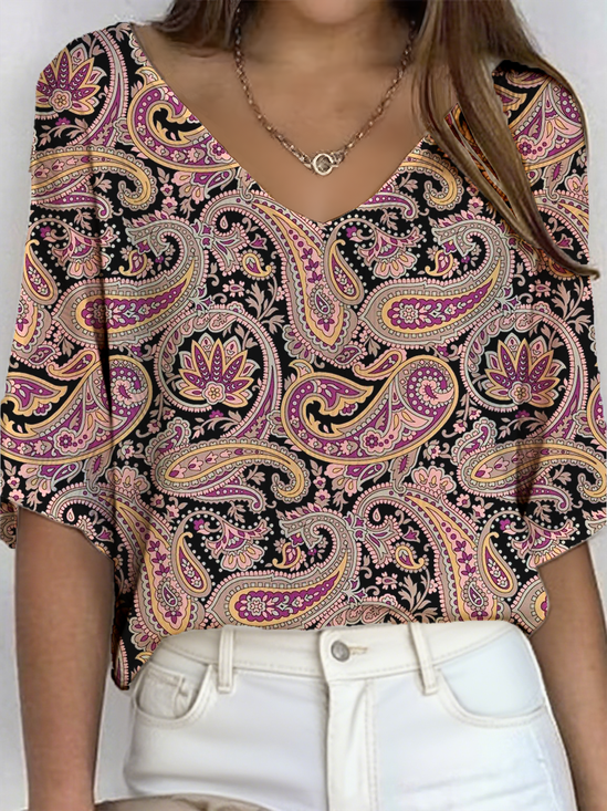 Women's Paisley Pattern V-Neck Three-Quarter Sleeve T-Shirt Loose and Comfortable Ribbed Top