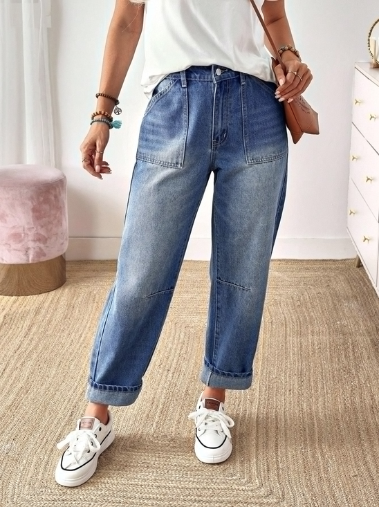 Women's Stretch Jeans With Rolled-Up Hem And Patch Pockets