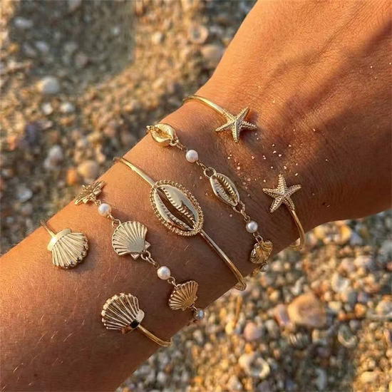 Golden Color Shell Iron Detail Bangles