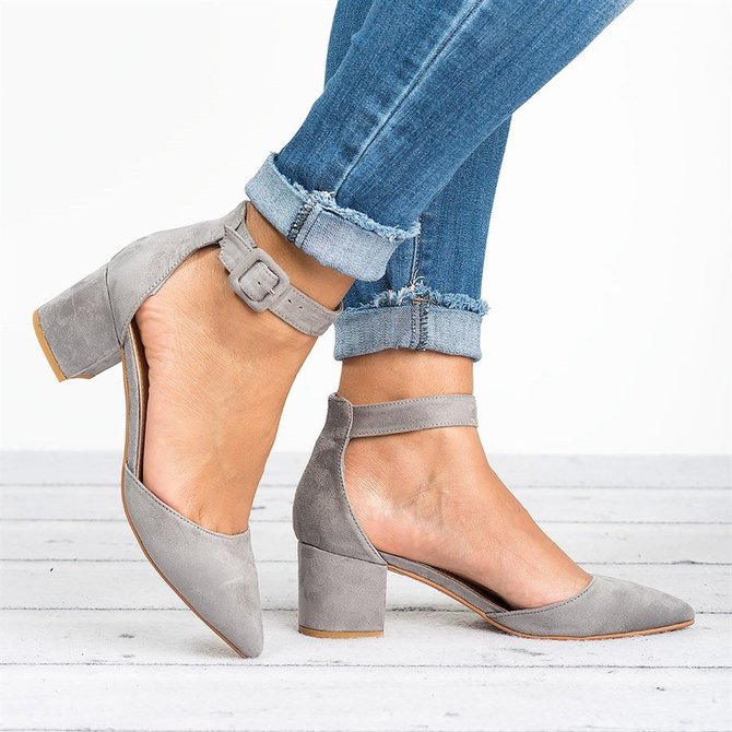 pointy toe chunky heel pump