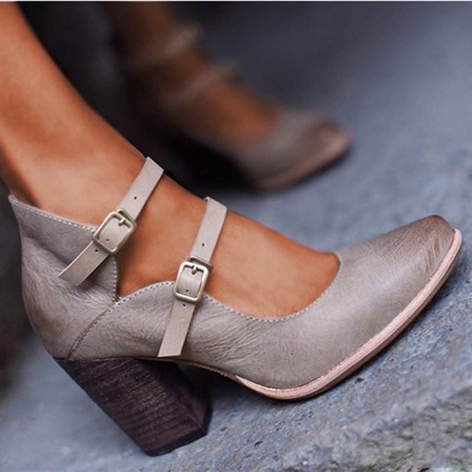 chunky heel buckle shoes