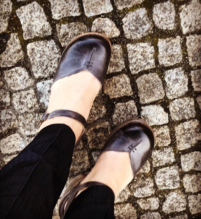 strappy heels closed toe