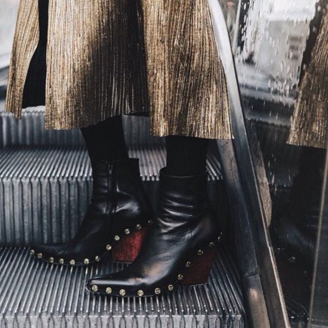 chunky heel pointed toe boots