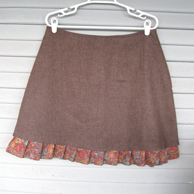 Vintage Floral Winter Ruffle Front Skirt