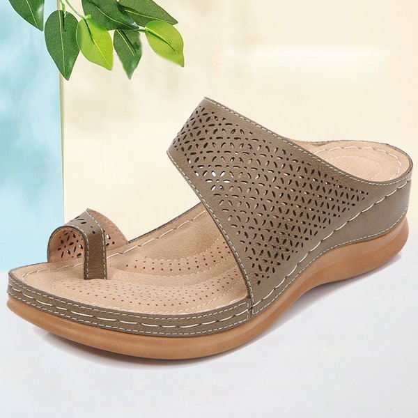 casual beach slippers